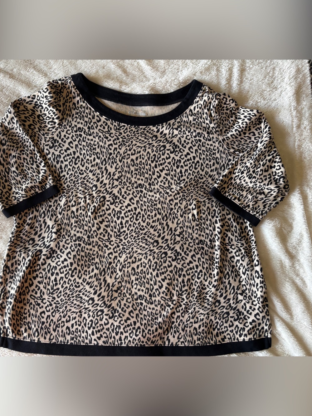 Women’s Leopard Print 3/4 Sleeve Crew Neck Sweater - Black Trim